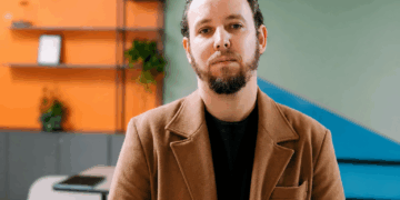 OPINIÃO: Com margem espremida e gôndola cheia, o varejo precisa parar de olhar só para o caixa