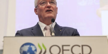 OCDE eleva projeção do PIB do Brasil em 2026, mas mantém pessimismo para 2027