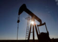 Morning Call: Petróleo e alertas sobre riscos do avanço da IA pressionam os mercados